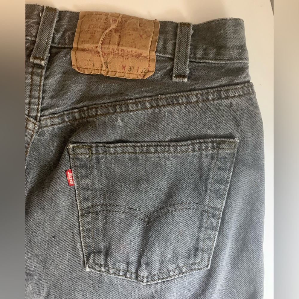 VINTAGE Woman’s Levi’s w/ button fly, gray W30 L32